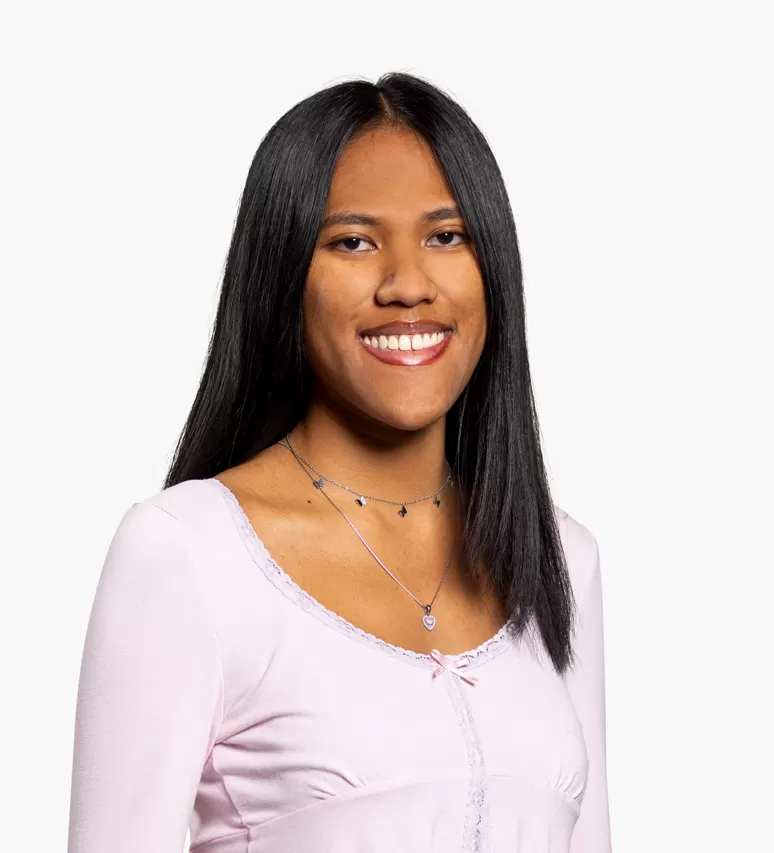 Porträt von Farah Eron, Mitarbeiterin Administration bei der BFGS.